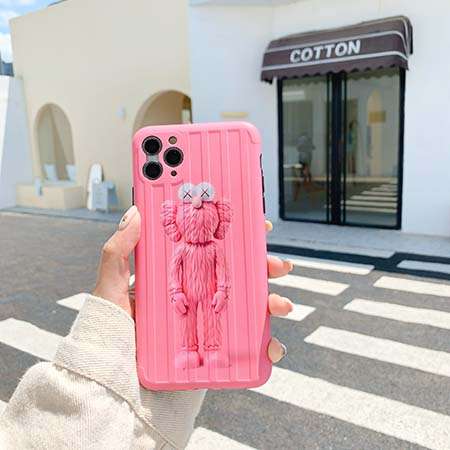 カウズ iPhone11pro maxケース