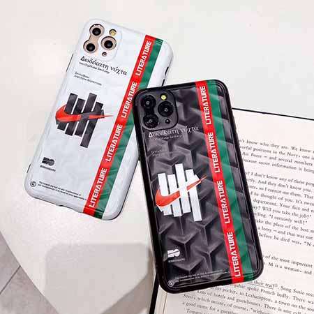 新品予約売上 Undefeated かっこいいiPhone12/12proケース すこく軽いです 高伸縮性 柔軟性 お洒落なiPhone11pro maxカバー 送料無料 代金引換をご利用できます