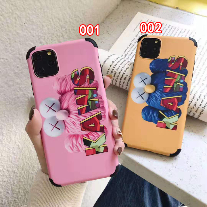 kaws iphone11pro case